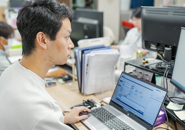 業務管理部の仕事写真