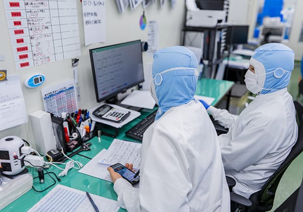 製造部の仕事の様子
